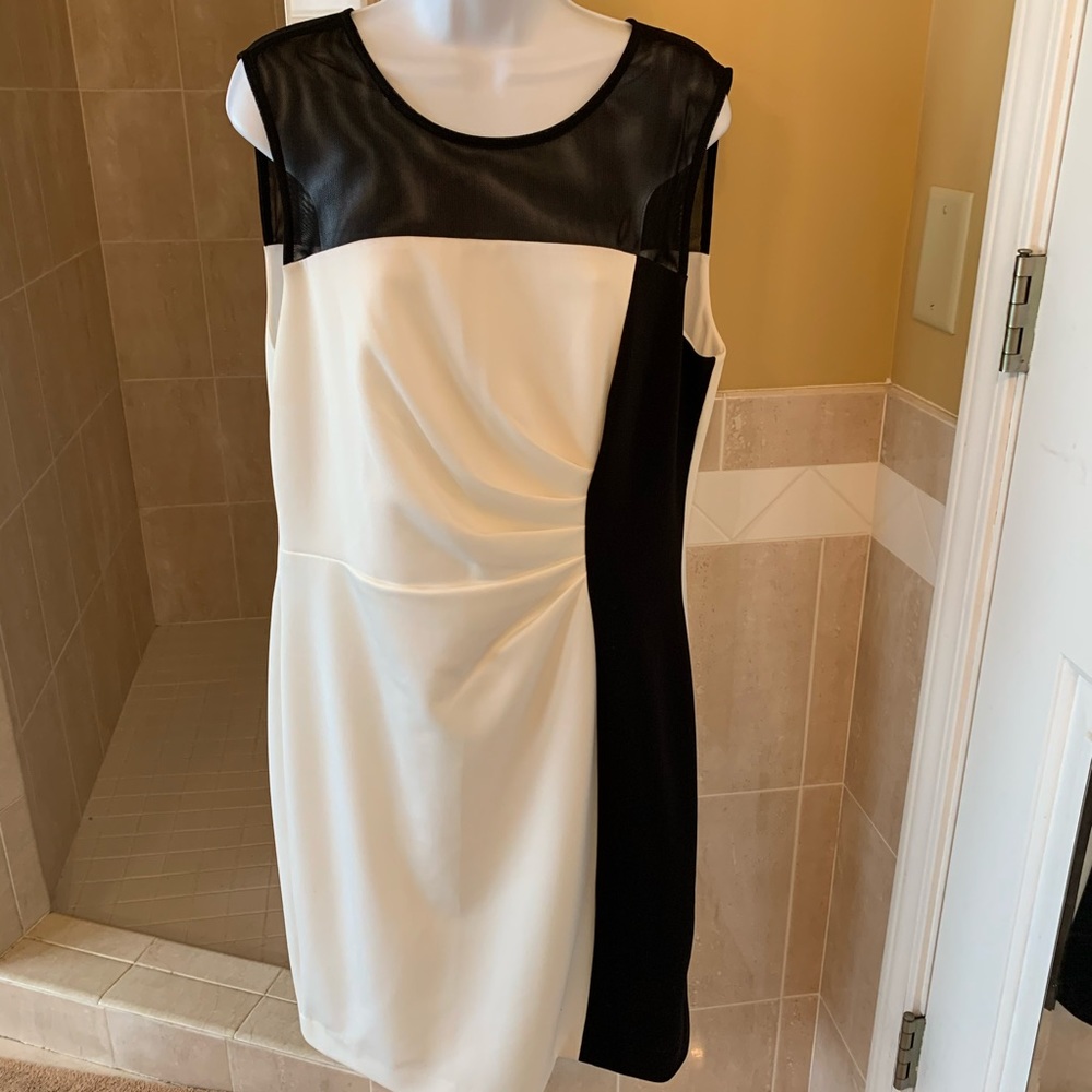 Sandra Darren White Formal Dress